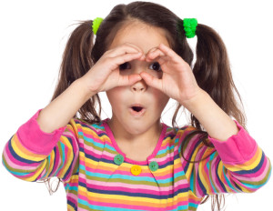 miopía girl binoculars