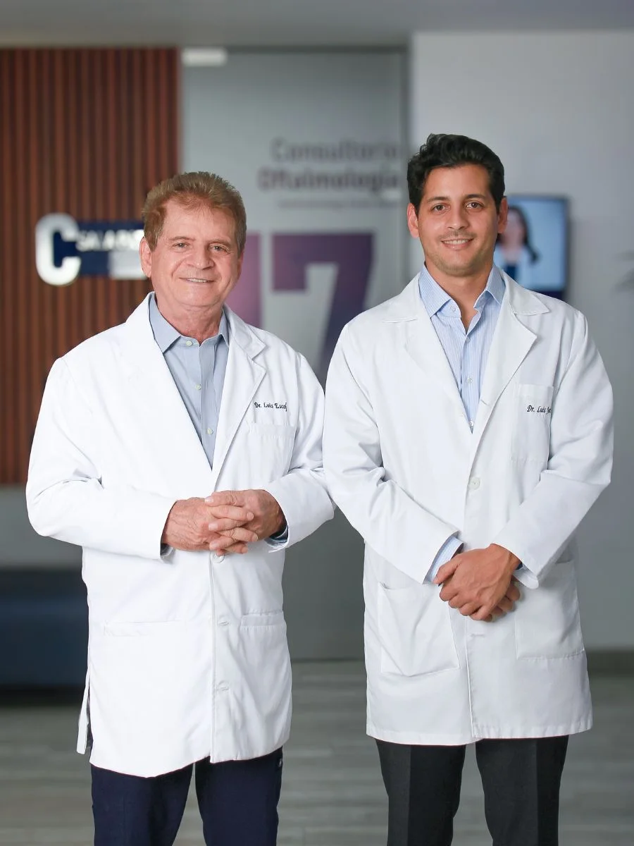 Especialistas en Cirugía de Cataratas en Barranquilla - Dr. Luis Escaf Jaraba y Dr. Luis Carlos Escaf en VIU