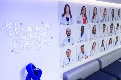 Muro con las fichas de los especialistas de VIU